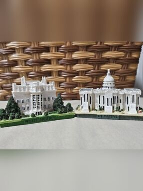 White House & US Capitol Miniature Hand-Painted Resin Collectibles